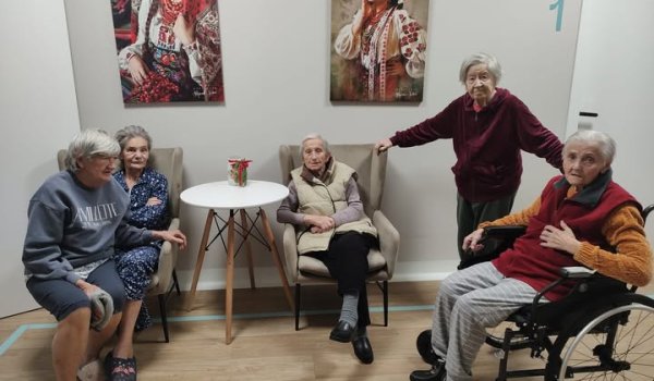 Women's conversations...